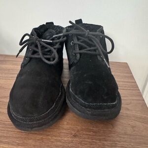 UGG women’s Black Chukka Boots